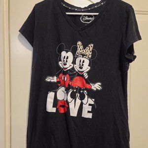 Disney's Mickey and Minnie "Love" Shirt Size • Large